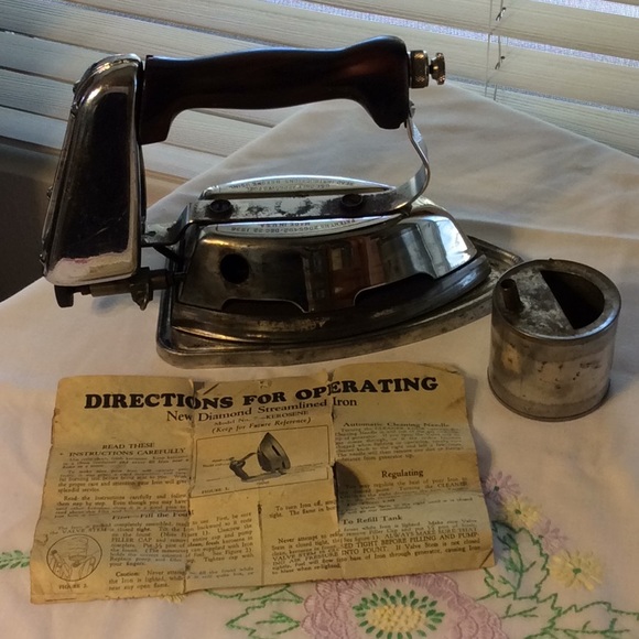 ANTIQUE DIAMOND STREAMLINED IRON - Picture 3 of 8